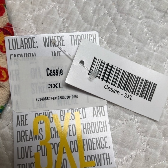 Lularoe New With Tags Cassie Floral Skirt Sz 3XL NWT - Picture 5 of 6
